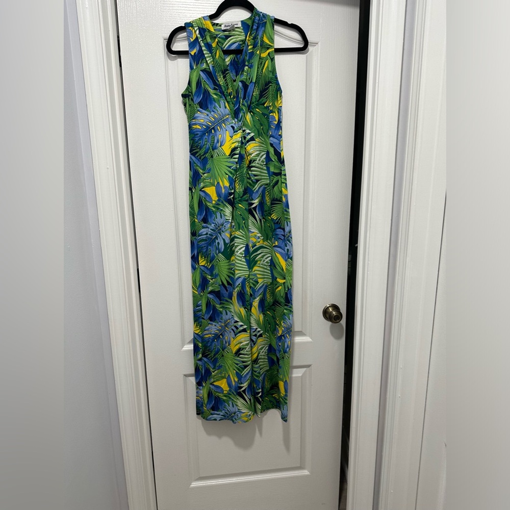 Tommy Bahamas Hawaiian Print Dress 
Good Condition
Size L